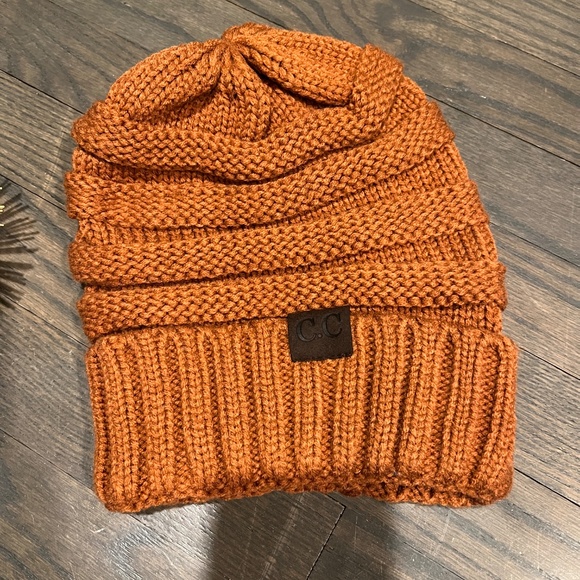 Lot of 3 CC Classic Slouchy Knit Adult Beanies - Picture 3 of 5